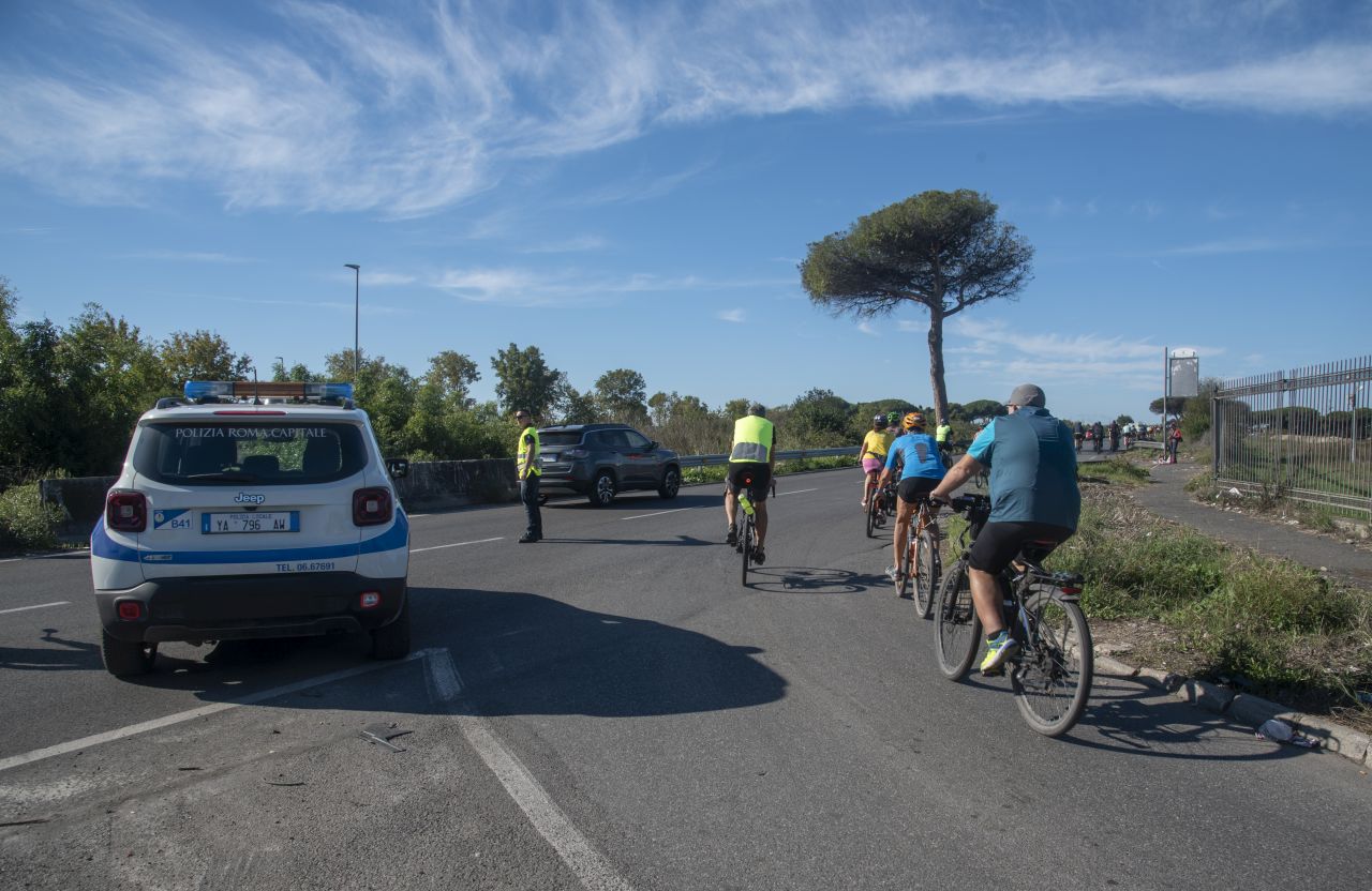 Pedala, che Enea ti guarda (e magari sorride)